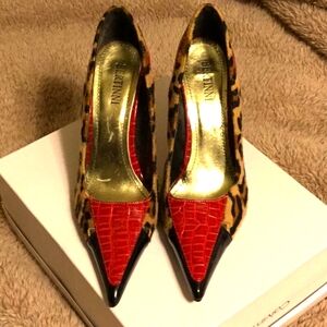 SZ 6 Red Croc patent and Leopard print women’s heels